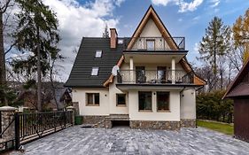 Villa 7 Folk & Modern
